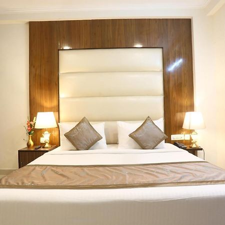 Hotel Earth Delhi  Exterior photo