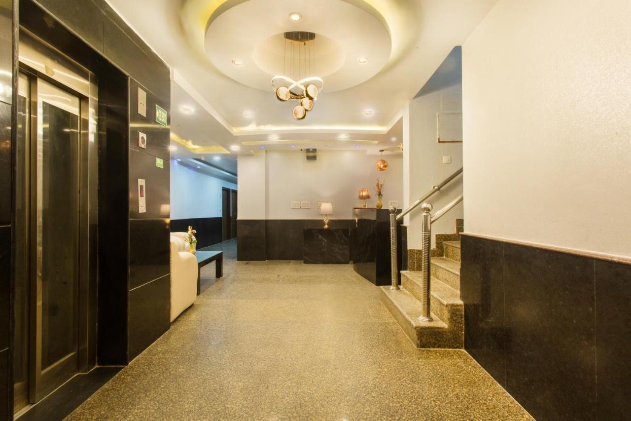 Hotel Earth Delhi  Exterior photo
